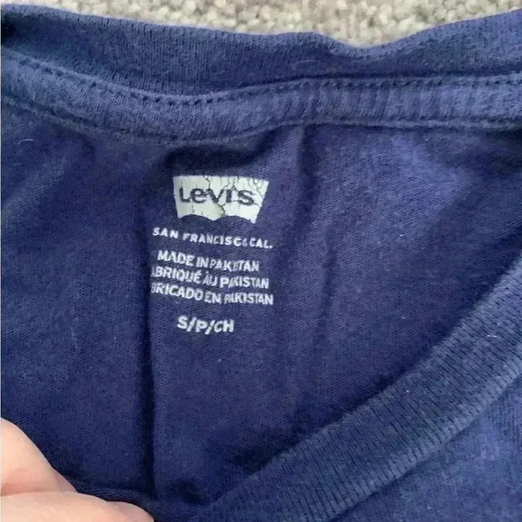 Womens Levi Tshirt - Picture 2 of 2